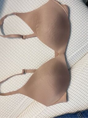 SKIMS Smooth Moulded Bra in Light Tan